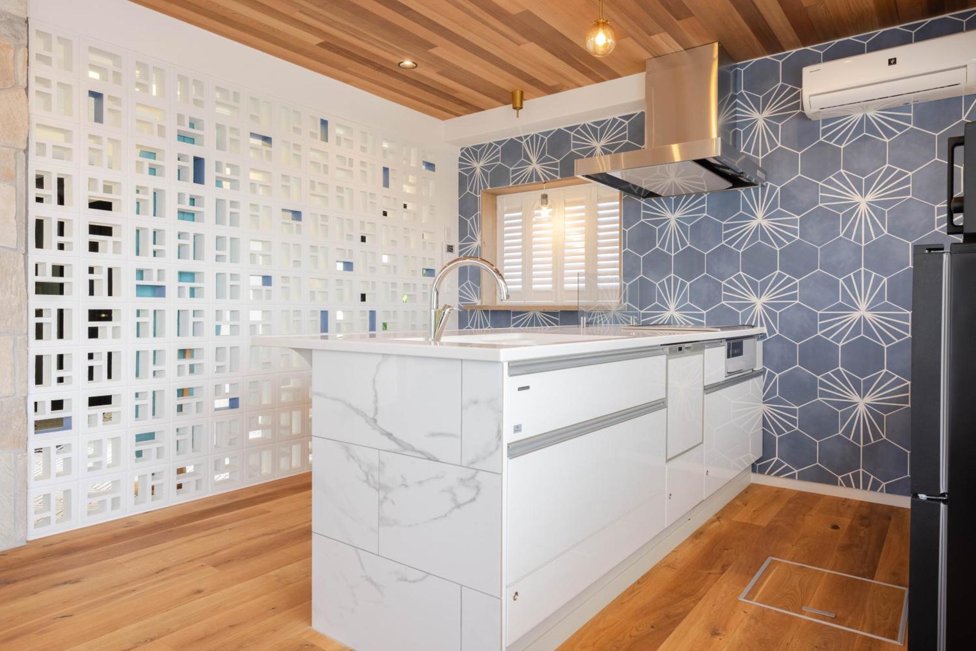 Apartment Ocean Side Shell